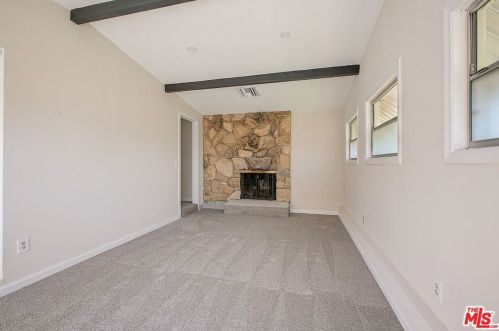 7831 Peachtree Ave, Van Nuys CA  91402-6513 exterior