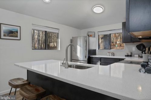 4 Pileated Woodpecker Ln, Hedgesville WV  25427-6232 exterior