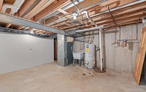 1210 Easton Dr, Carol Stream IL  60188-4817 exterior