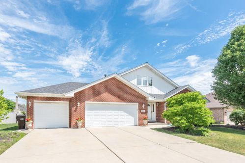 9036 Glenshire St, Tinley Park, IL 60487-7703