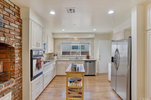219 Nutwood St, Anaheim CA  92804-2532 exterior