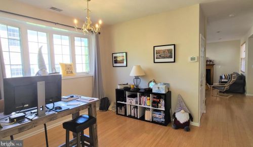 27 Scarlet Oak Dr, Princeton NJ  08540-4610 exterior