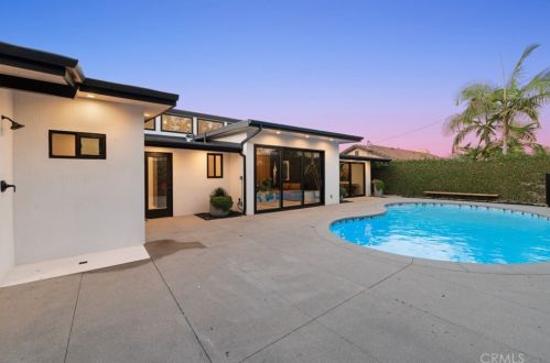 2822 Brimhall Dr, Los Alamitos, CA 90720-4908
