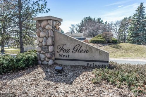 1056 Carmel Ct, Saint Paul MN  55126-5877 exterior