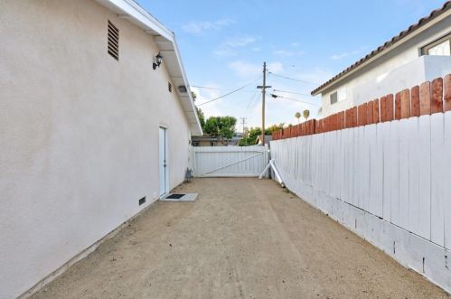 338 Plaza De Benito Juarez, Vista CA  92083-3549 exterior