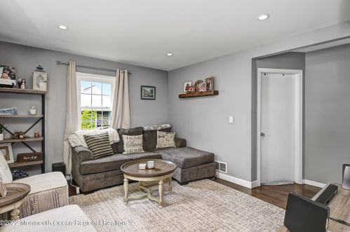 48 Campbell St, Tinton Falls NJ  07701-5649 exterior