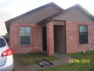 5200 Carol Ave, Fort Worth TX  76105-4561 exterior