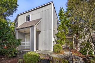 8413 25th Ave, Seattle WA  98106-3223 exterior
