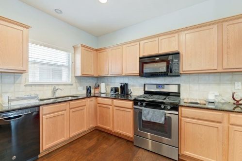 507 Brazos Bend Dr, Cedar Park, TX 78613-7502
