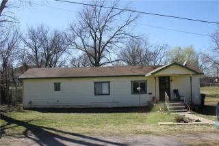222 1st St, Tecumseh, OK 74873-3410