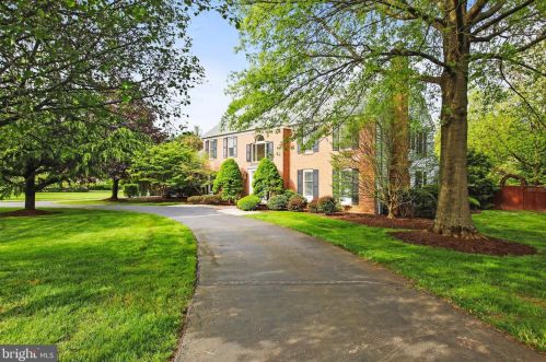 18 Foxcroft Dr, Princeton, NJ 08540-4302