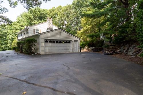 195 Governors Dr, Warwick RI  02818-4049 exterior