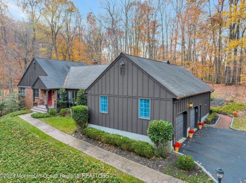 4 Ridge Ct, Holmdel Village, NJ 07733-1110