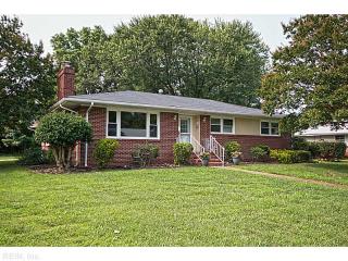 35 Wheatland Dr, Hampton, VA 23666-3536