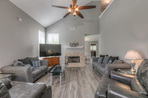 12153 La Salle Oaks, Conroe TX  77304-1383 exterior