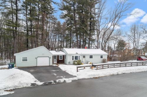 38 Cambridge Rd, Nashua, NH 03062-3621