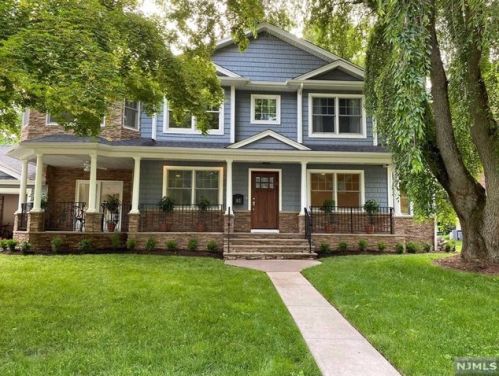 83 Columbus Rd, Demarest, NJ 07627-1003