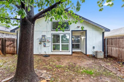 2521 Whitehurst Dr, Fort Worth TX  exterior