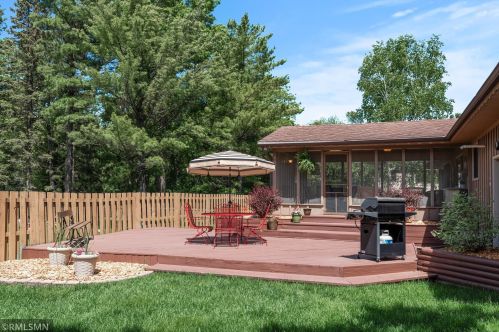 789 Heather Dr, Saint Paul MN  55126-3117 exterior