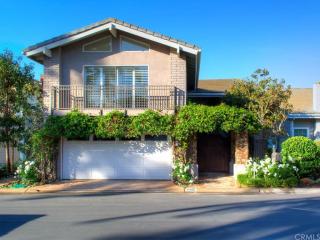 4922 Tamarack Way, Irvine, CA 92612-2835