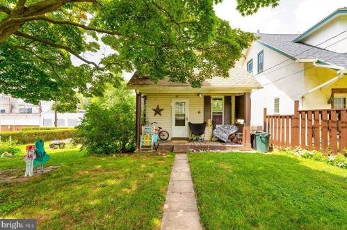 1722 King St, York PA  17404-5619 exterior