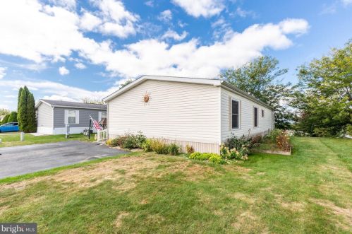 24 Raptor Dr, Hanover PA 17331-8159 exterior