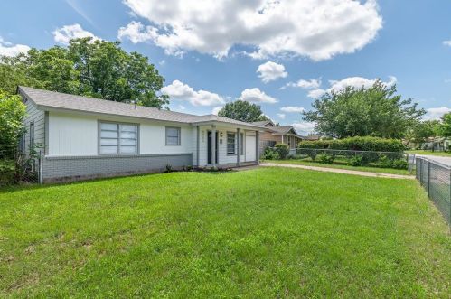 5054 Virgil St, Fort Worth TX  76119-2221 exterior