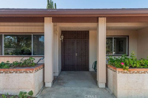 1509 Hollow Ct, El Cajon, CA 92019-3716
