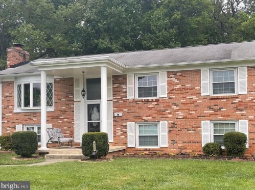 4312 Eldorado Dr, Woodbridge, VA 22193-2716