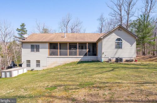 487 Vixen Ln, Gerrardstown WV  25420-4459 exterior
