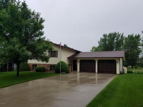 312 7th St, Byron, MN 55920-1349