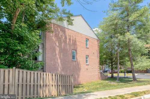 7218 Gentian Ct, Springfield VA  22152-3845 exterior