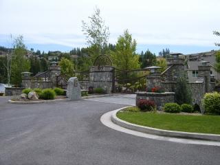 610 Lakeview Ln, Spokane, WA 99208-8979