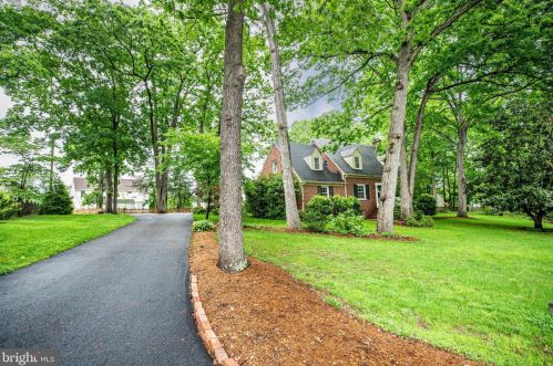105 Poplar Dr, Fredericksburg, VA 22401-5228