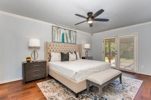 2711 Lakeview Ln, Carrollton TX exterior