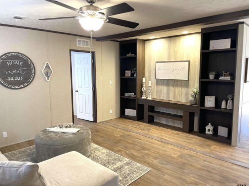 2462 Blocker Rd, Marshall TX 75672-3720 exterior