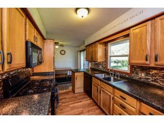 6116 Woodbine Ave, Saint Paul, MN 55125-4125