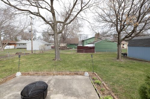 4266 Jasper Dr, Saint Paul MN  55122-2011 exterior