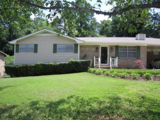 2927 Barry Ave, Smyrna GA  30082-1905 exterior