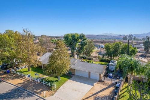 9380 61st St, Riverside, CA 92509-4911
