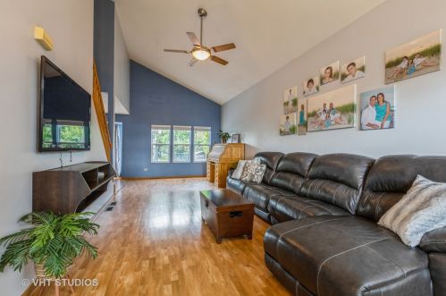 1720 Emerald Pointe Cir, Plainfield, IL 60586-5906