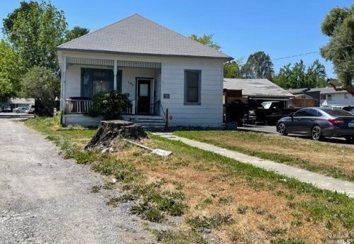 141 Brown St, Vacaville, CA 95688-2909
