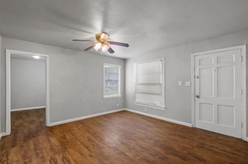 3262 Todd Ave, Fort Worth TX  76110-4533 exterior