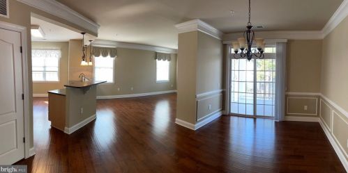 15211 Royal Crest Dr, Haymarket, VA 20169-6230