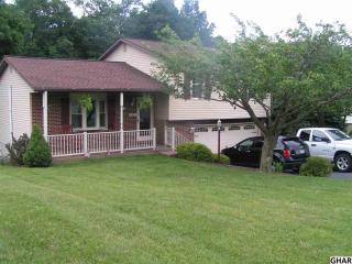 199 Berry Dr, Harrisburg, PA 17112-9311
