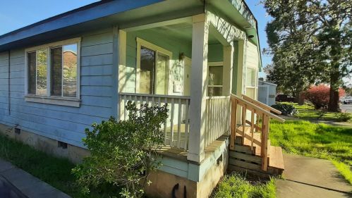 9649 Walnut Ave, Elk Grove, CA 95624-2326