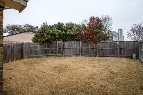 2263 Jackson Cir, Carrollton TX 75006-1655 exterior