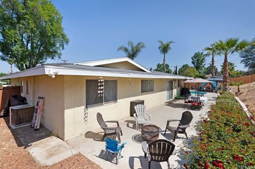 10054 Shady View St, Riverside CA  92503-5442 exterior