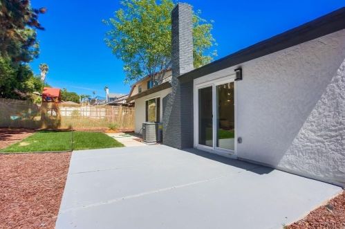1461 Darwin Dr, Oceanside CA  92056-3042 exterior