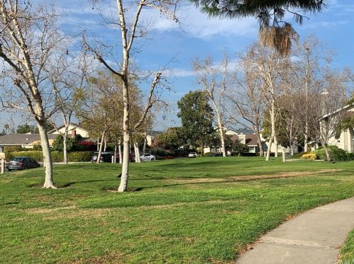 28 Goldenbush, Irvine CA  92604-2839 exterior